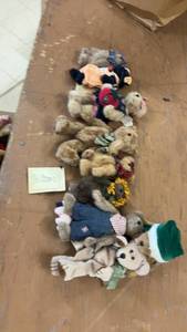 lot 181 image: Collection of 10 Boyds Bear Plush Toys