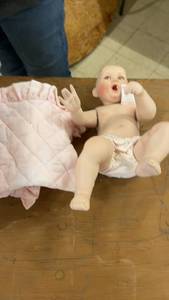 lot 189 image: Collection of Porcelain Dolls and Decorative Masks