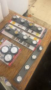 lot 264 image: Set of Wireless LED Puck Lights with Remote and Dimmer Function