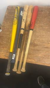lot 269 image: Collection of 5 Baseball Bats with Autographs