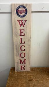 lot 282 image: Minnesota Twins Welcome Sign