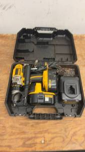 lot 198 image: DeWalt 18V Cordless Drill with 2 Batteries and Charger