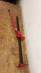 lot 202 image: High-Lift Universal Farm Jack