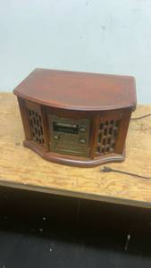 lot 215 image: Vintage Wooden Radio and Turntable System with CD Player