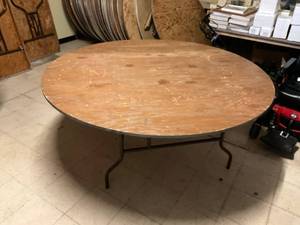 lot 320 image: 6ft Round Folding Banquet Table