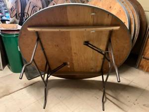 lot 322 image: 6ft Round Folding Banquet Table