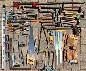lot 16 image: Huge Hand Tools Assortment