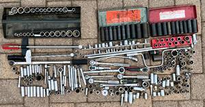 lot 14 image: Ratchet and Socket Sets plus Torque Wrenches