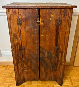 lot 41 image: Early American Pantry