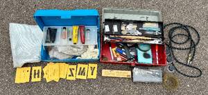 lot 52 image: Thayer and Chandler Airbrush Set with additional Air Brushes and NozzlesNeedles