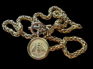 lot 8GG image: Vintage Joan Rivers Collection Bee Toggle Necklace