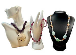 lot 25G image: Three Stylish Necklaces