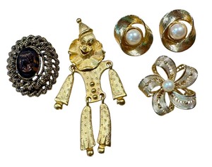lot 43G image: Vintage Articulated Clown Brooch and More