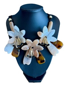 lot 24K image: Gorgeous Amrita Singh Necklace