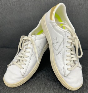 lot 111 image: Converse with Lunarlon Womens White with Gold Leather Sneakers - 9.5
