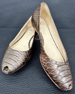 lot 60 image: Joan & David Peep-Toe Snakeskin Like Brown Flats - 6 12 M