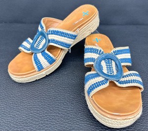 lot 67 image: Baretraps Posture Light Blue and White Bliss Sandals - Size 6 12
