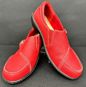 lot 79 image: Terrikat Womens Classic Casual Red Leather Slip on Loafers with Adjustable Velcro Closures - Size 9