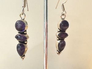 lot 21J image: Sterling Silver Amethyst Drop Earrings