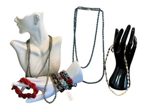 lot 38J image: Assorted Collection of Beaded Necklaces and Bracelets