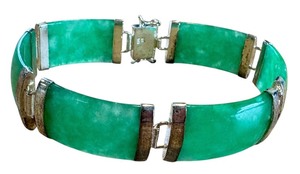 lot 57J image: Green Chalcedony and Sterling Silver Panel Bracelet