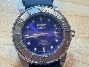 lot 98C image: Invicta Stainless Steel Watch with Blue Dial