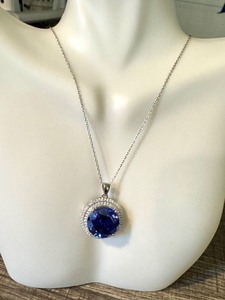 lot 107C image: Bella Luce Sterling Silver Pendant with Tanzanite and Simulated Diamonds, 18 Chain