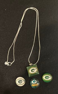 lot 54X image: Wisconsin Green Bay Packer Sterling Silver Snap Necklace