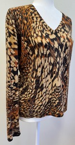 lot 40 image: Neiman Marcus 100% Cashmere Animal Print Sweater - 1907-2007