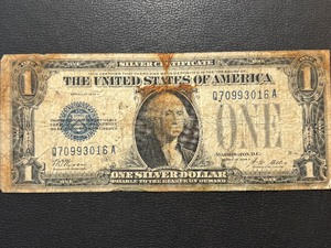 lot 6 image: 1928 A Blue Seal $1 Dollar Funnyback Silver Certificate