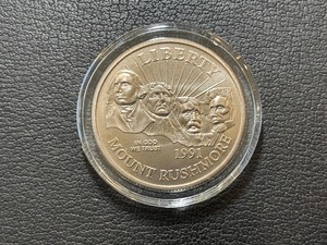 lot 20 image: 1991-D Mount Rushmore Half Dollar