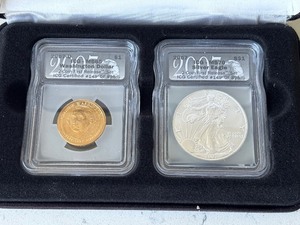 lot 95 image: 2007 Silver Eagle and Washington Dollar Set #149 of 895