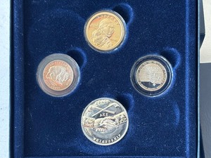 lot 96 image: 2005 Westward Journey Nickel and Medal Set