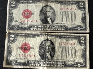lot 132 image: 1928 Red Seal $2 Dollar Notes