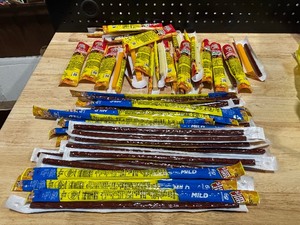 lot 32 image: Slim Jim Snacks