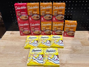 lot 74 image: Cat Treats