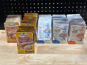 lot 77 image: Fancy Feast and Delectables Cat Treats