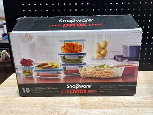 lot 53 image: Pyrex Glass Snapware Container Set