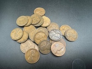 lot 85 image: (25) Mix Date Wheat Pennies
