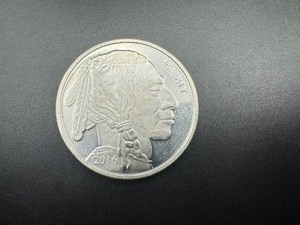 lot 130 image: 2016 1oz Silver Round Buffalo Design