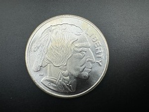 lot 119 image: 1oz Silver Buffalo Design Round