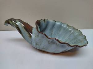 lot 48 image: Cornucopia Pottery