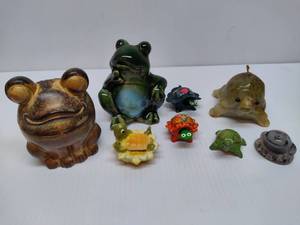 lot 70 image: Lot of Asst Turtles & Frogs