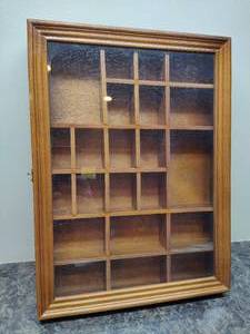 lot 81 image: Wooden Mini Display Case