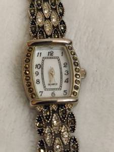 lot 119 image: MZ Berger Two-Tone Vintage Watch