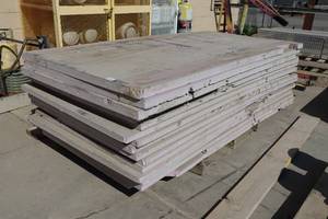lot 50 image: Assorted Foam Insulation Pieces