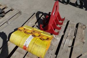 lot 35 image: Bishop Pipeline Lifting Head with 7 Sling
