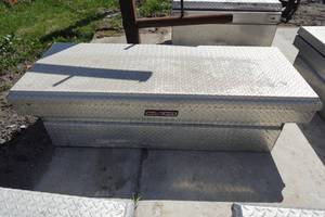 lot 46 image: Weather Guard Aluminum Diamond Plate Saddle Toolbox