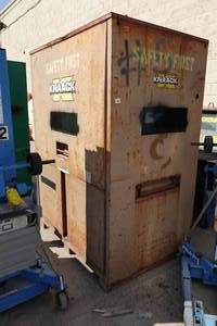 lot 31 image: Knaack Jobsite Field Office Gang Box