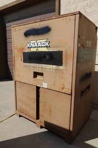 lot 27 image: Knaack Jobsite Field Office Gang Box